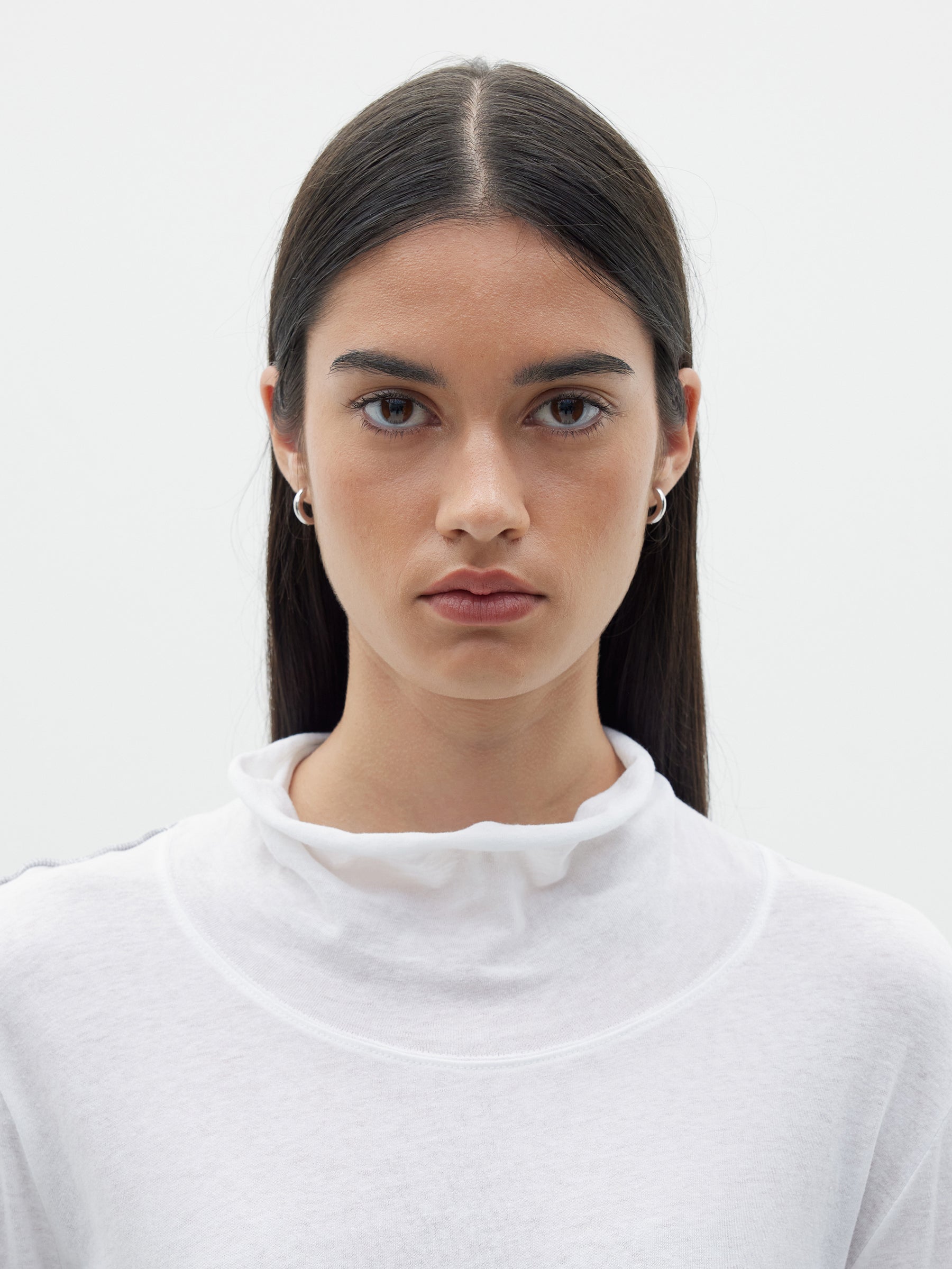 Bassike | Raw Funnel Neck L/s T.Shirt - White/Grey