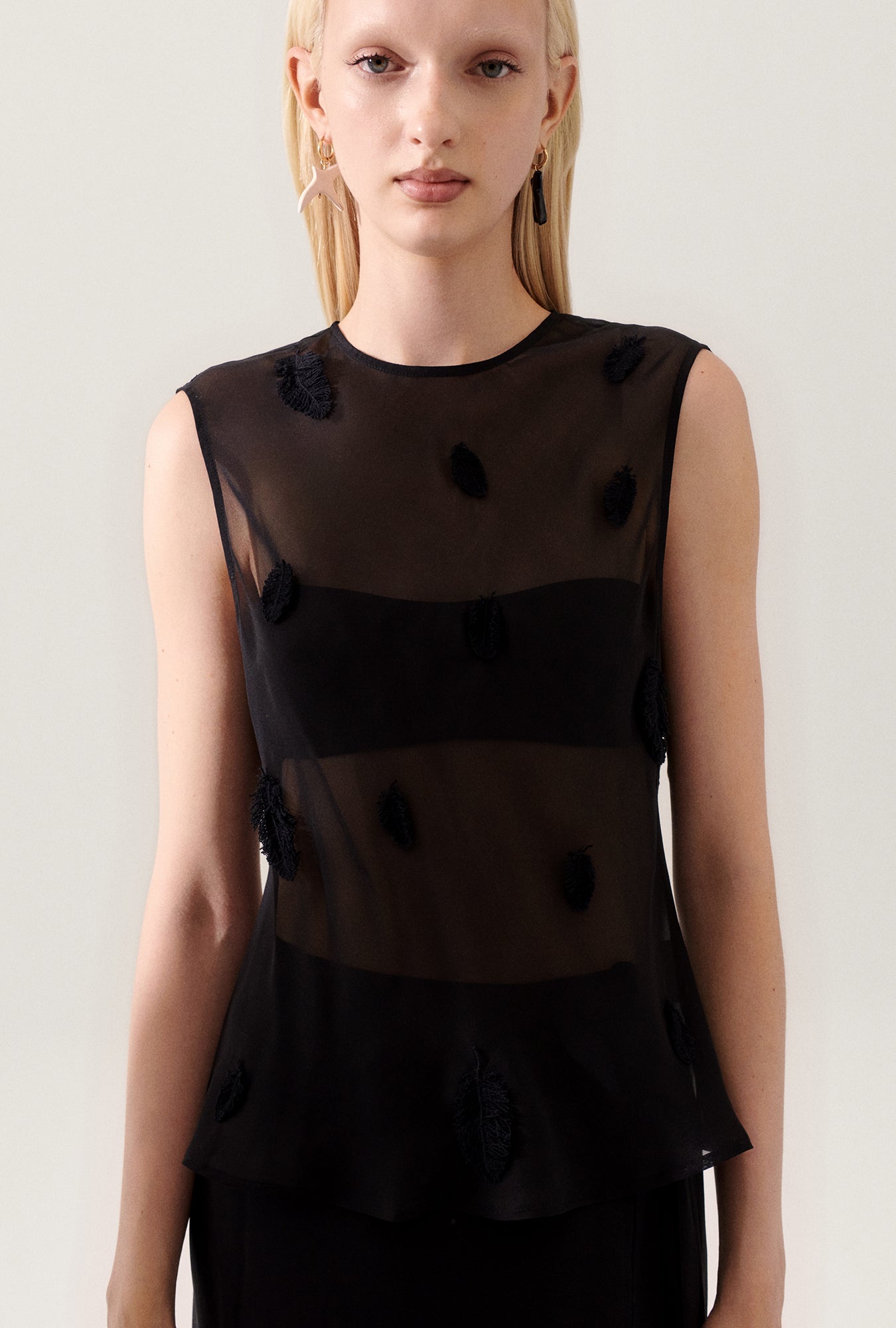 Silk Laundry | Feather Top - Black