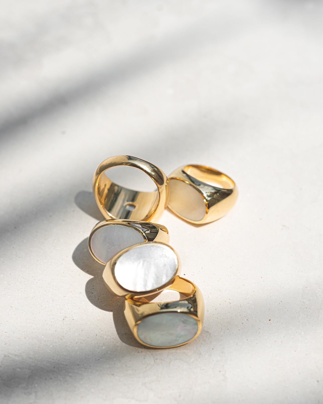 Adorn | Signet Ring - Mother Of Pearl