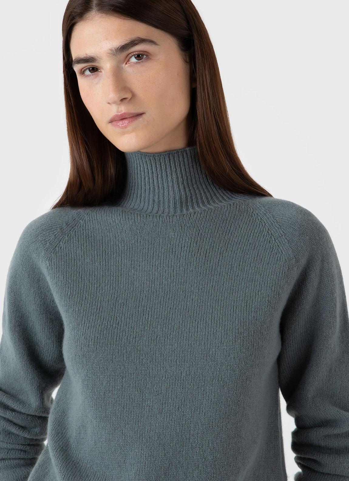 Sunspel | Funnel Neck Jumper - Smoke Green